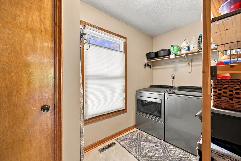 2830 Sweet Briar Drive Property Photo 15