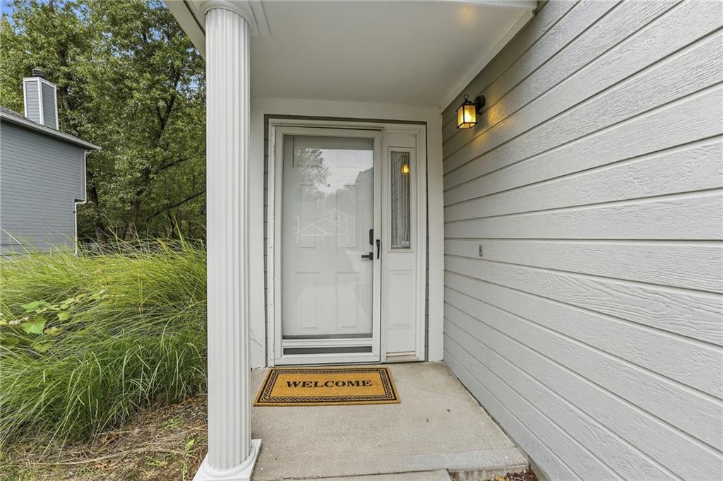 6030 Ne Moonstone Drive Property Photo 4