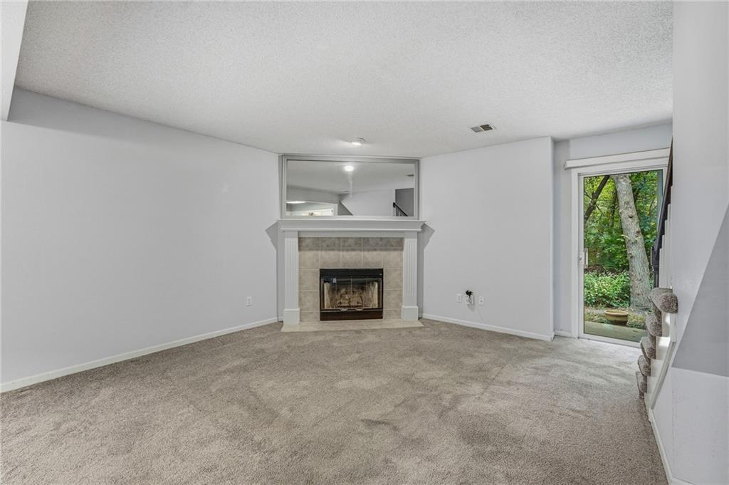 6030 Ne Moonstone Drive Property Photo 8