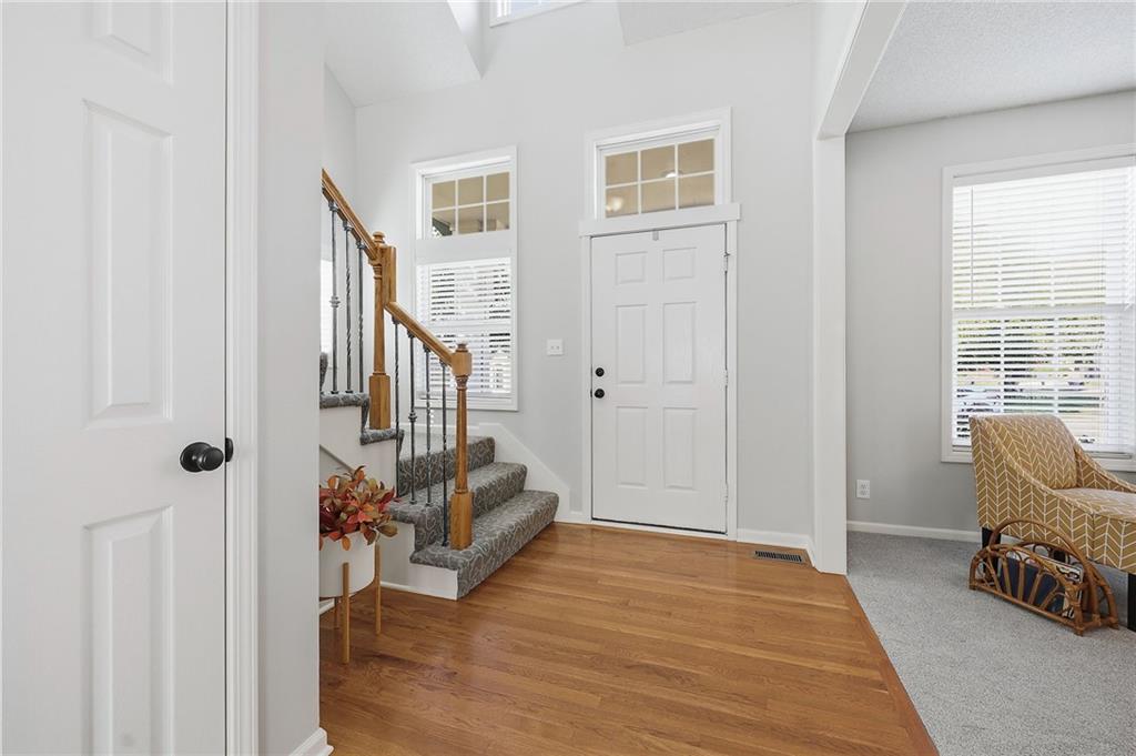 2325 W Piatt Lane Property Photo 5