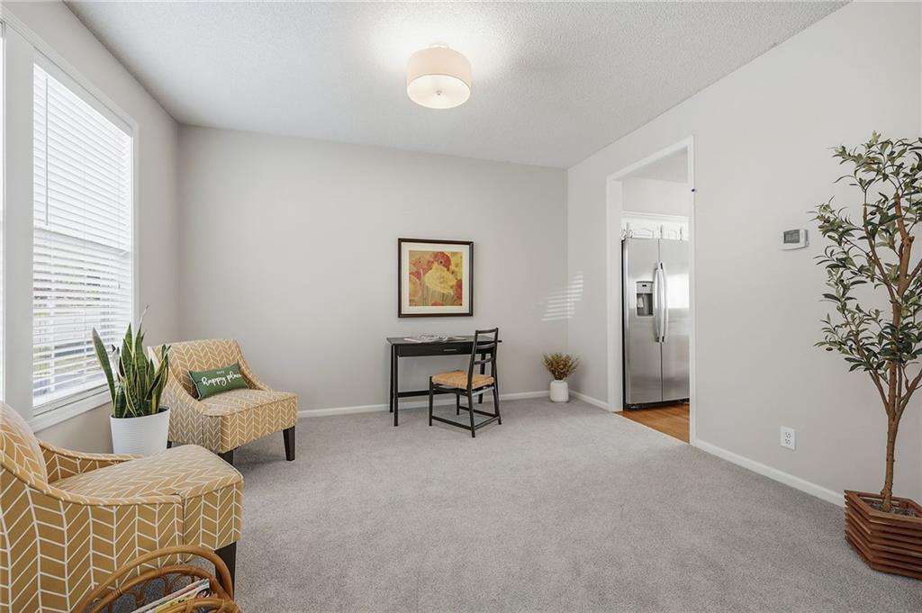 2325 W Piatt Lane Property Photo 6