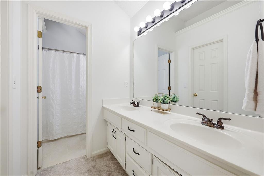 2325 W Piatt Lane Property Photo 24