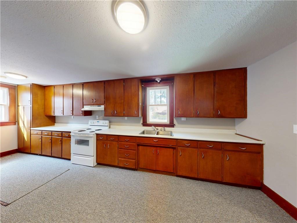 329 W Hunter Street Property Photo 4