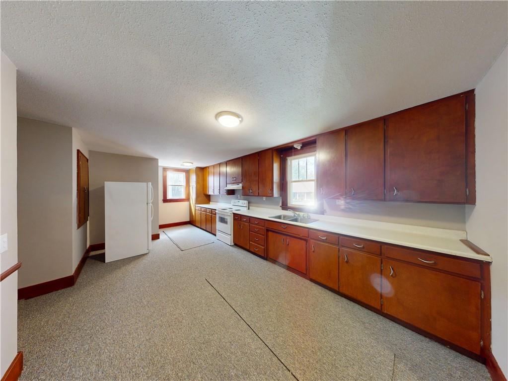 329 W Hunter Street Property Photo 8