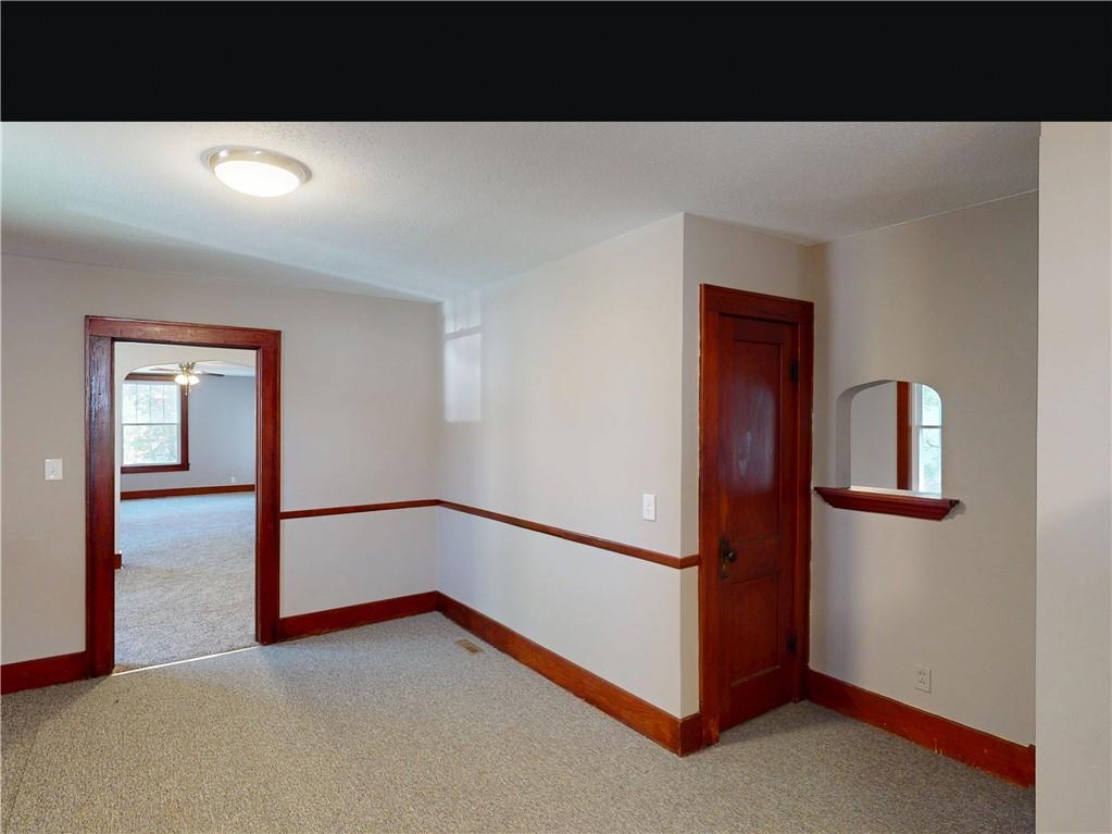 329 W Hunter Street Property Photo 9