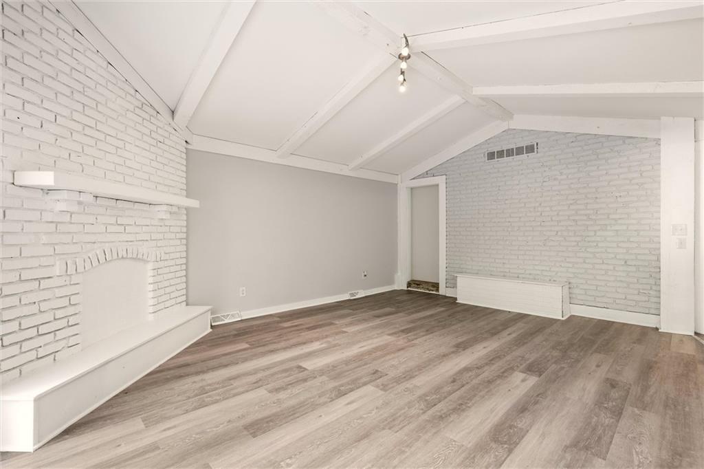1010-1012 S Osage Street Property Photo 7