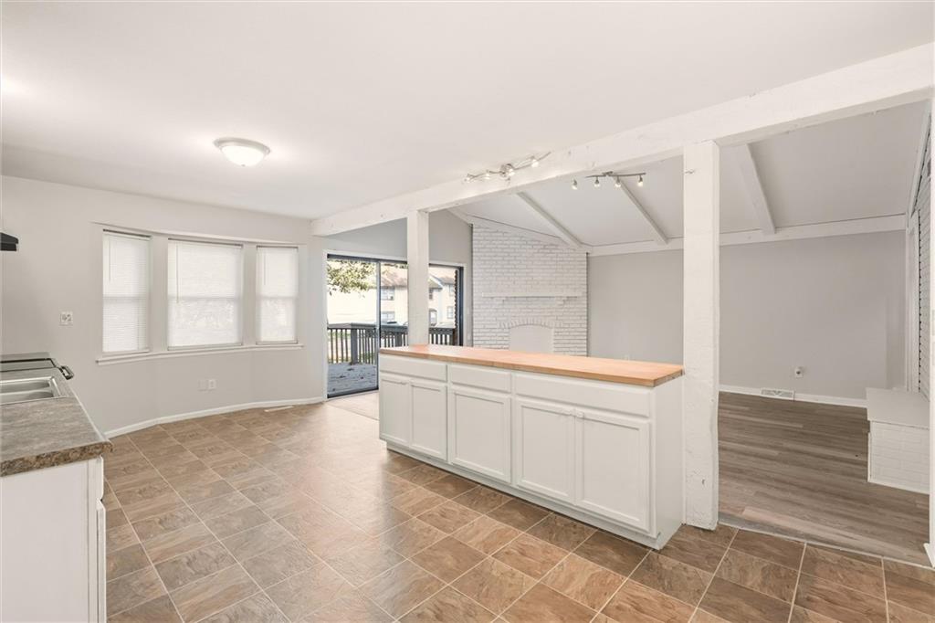 1010-1012 S Osage Street Property Photo 10