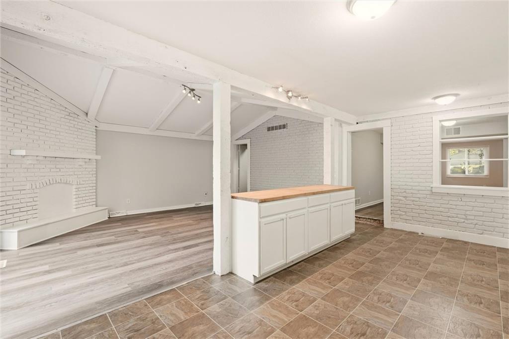 1010-1012 S Osage Street Property Photo 13