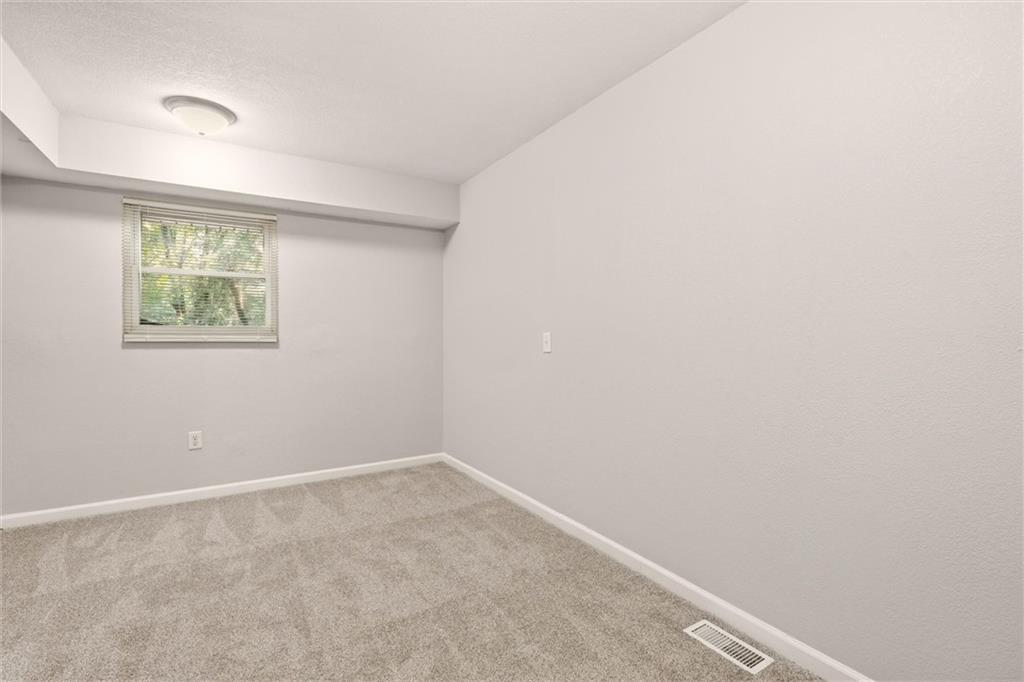 1010-1012 S Osage Street Property Photo 15