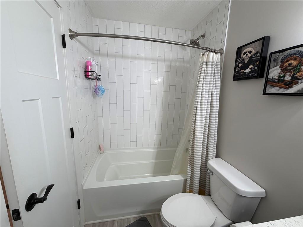 3609 N 154th Terrace Property Photo 11
