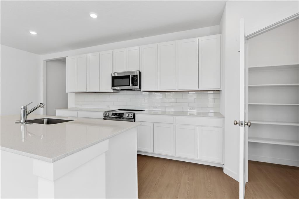 21347 Cleveland Street Property Photo 5