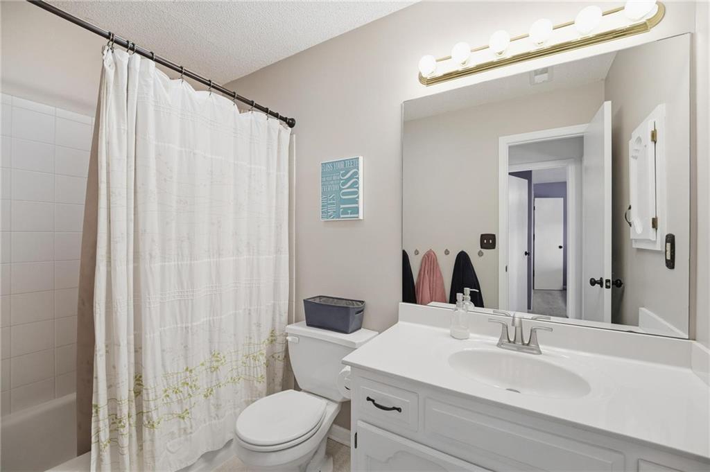 6122 N Coventry Avenue Property Photo 22