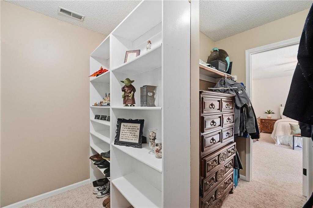 6122 N Coventry Avenue Property Photo 28