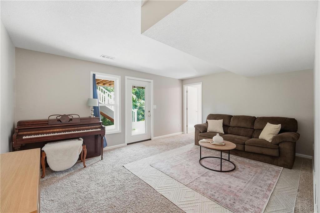 6122 N Coventry Avenue Property Photo 40