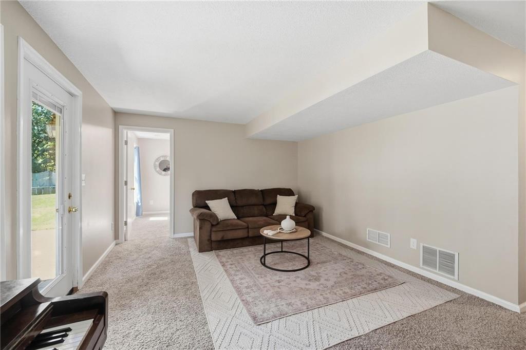 6122 N Coventry Avenue Property Photo 41