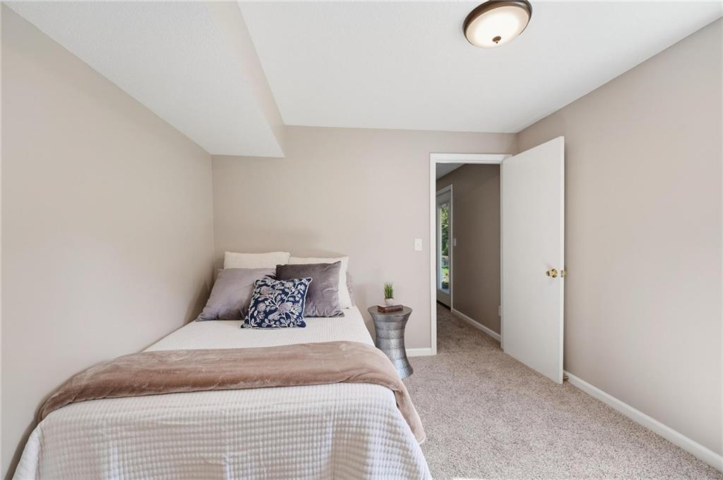 6122 N Coventry Avenue Property Photo 45
