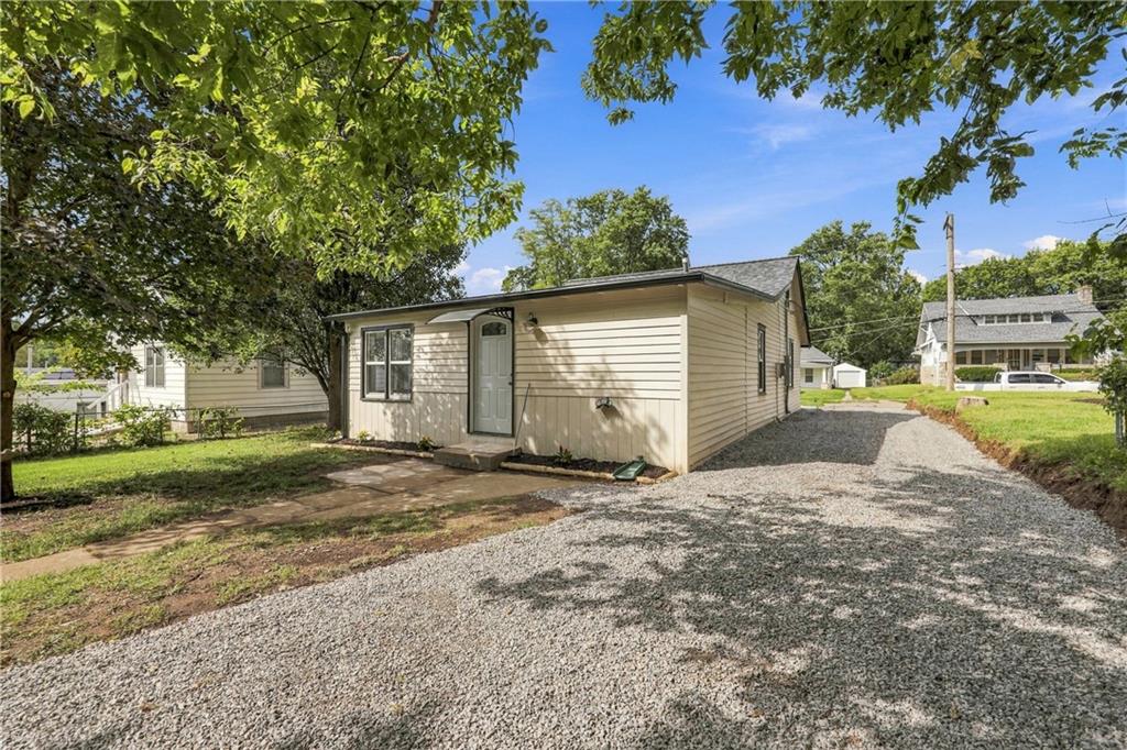 1129 S Dodgion Avenue Property Photo 24