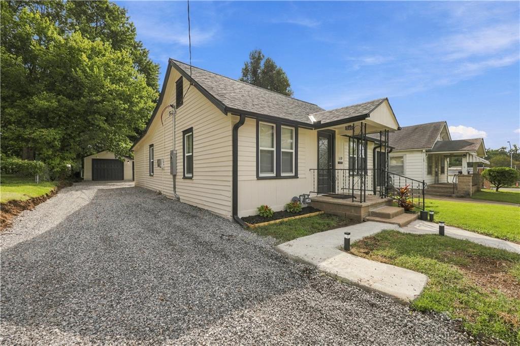 1129 S Dodgion Avenue Property Photo 25