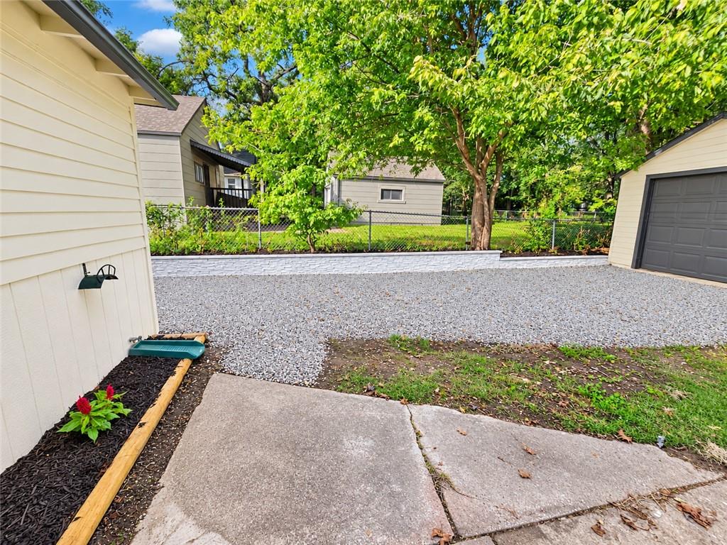 1129 S Dodgion Avenue Property Photo 32