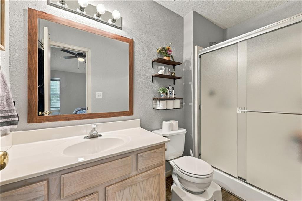 6045 Ne Moonstone Drive Property Photo 12