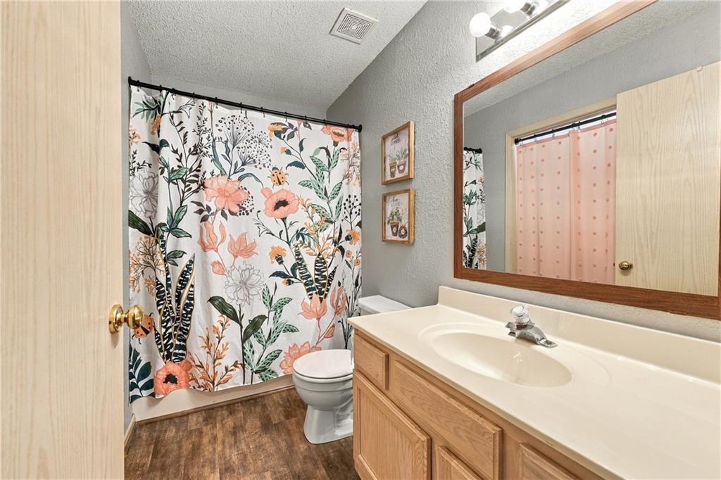 6045 Ne Moonstone Drive Property Photo 15