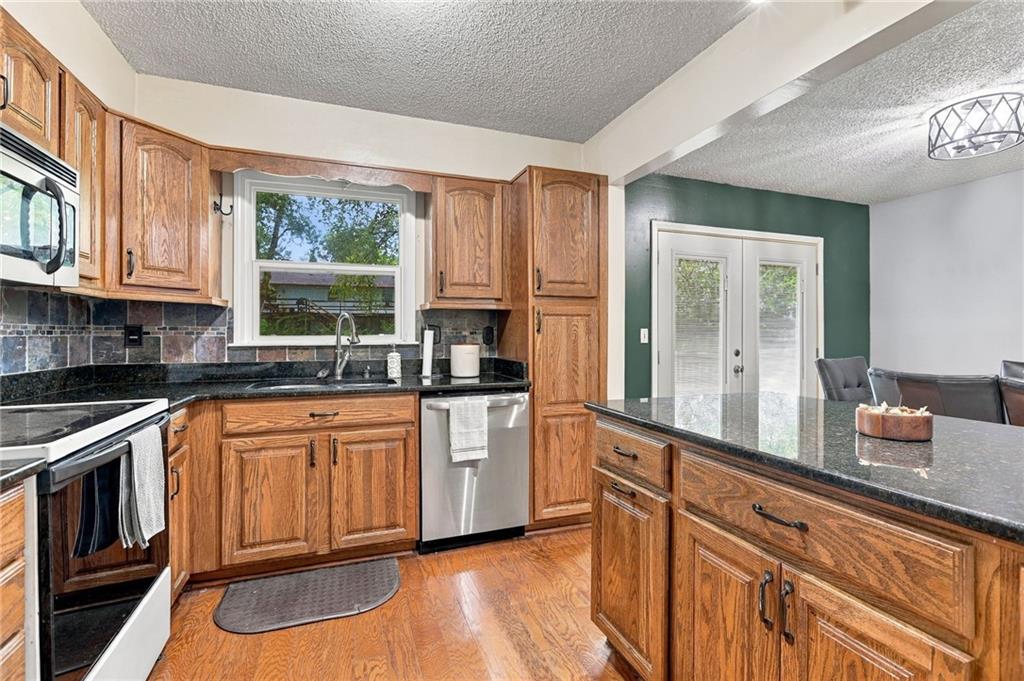 1112 Randall Road Property Photo 14