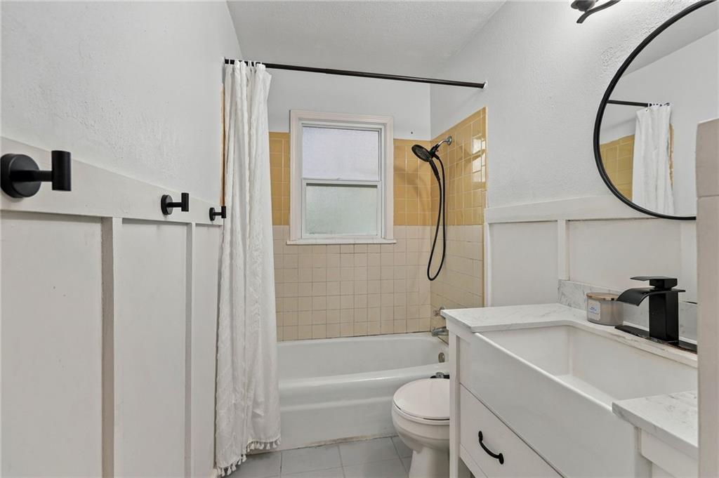 1112 Randall Road Property Photo 22