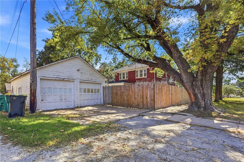 402 E Peoria Street Property Photo 42