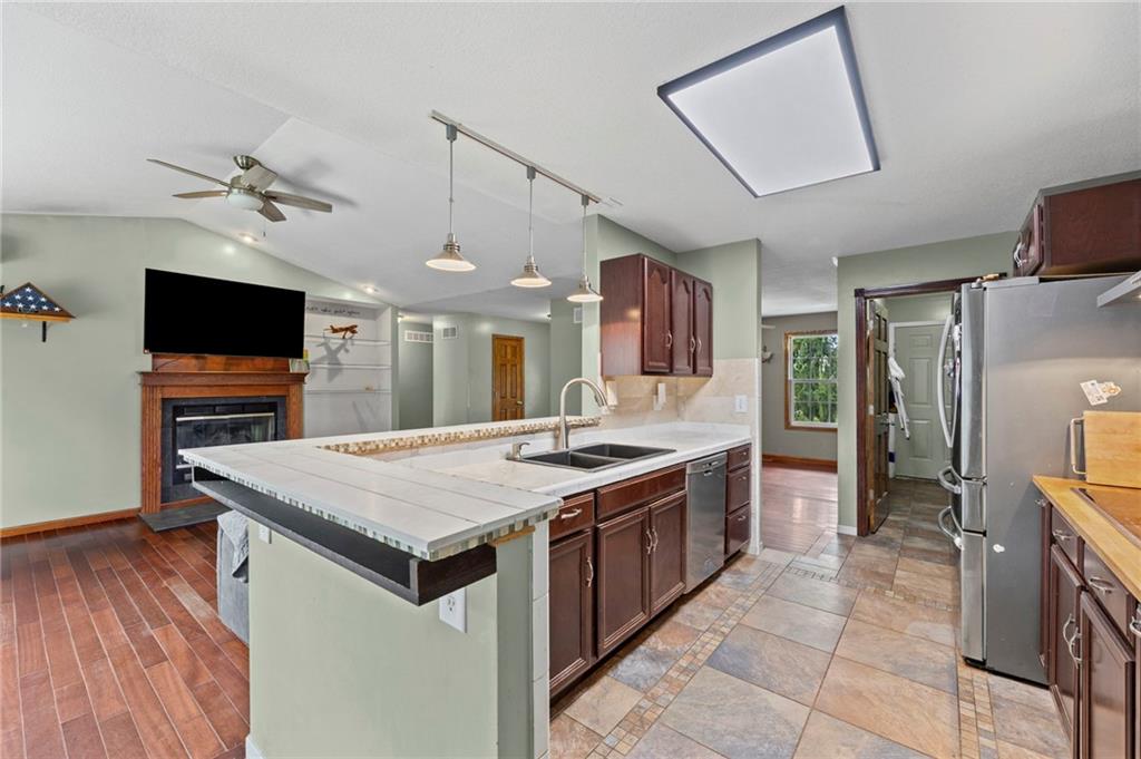 24129 Hollingsworth Road Property Photo 2