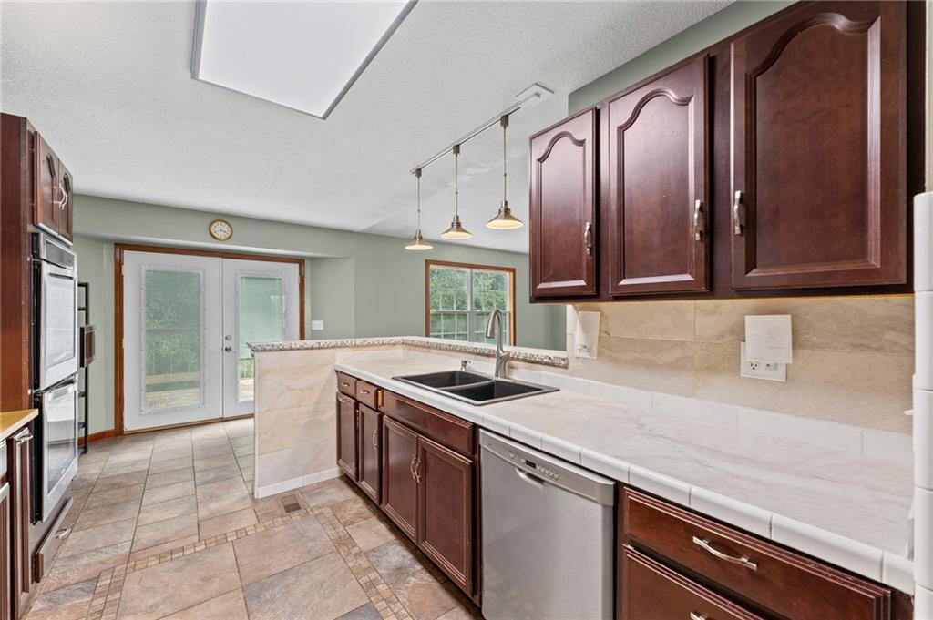 24129 Hollingsworth Road Property Photo 3