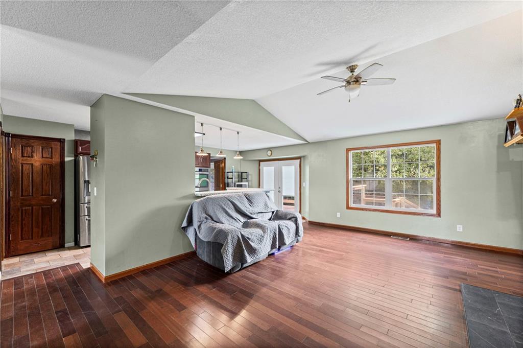 24129 Hollingsworth Road Property Photo 7