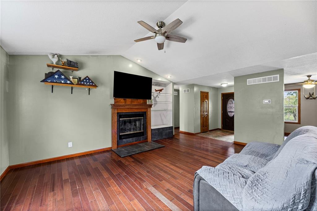 24129 Hollingsworth Road Property Photo 9