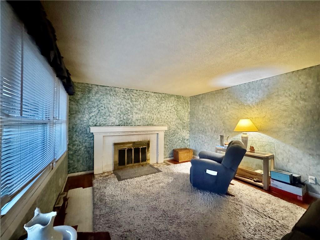 5821 Rosehill Road Property Photo 5