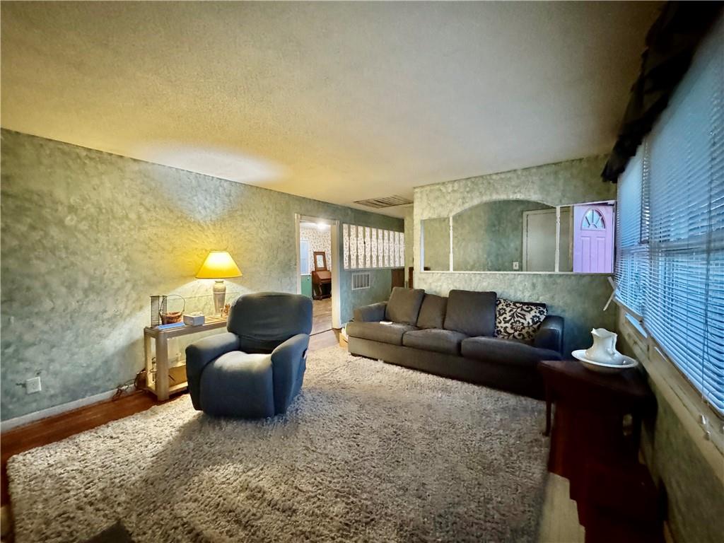 5821 Rosehill Road Property Photo 6