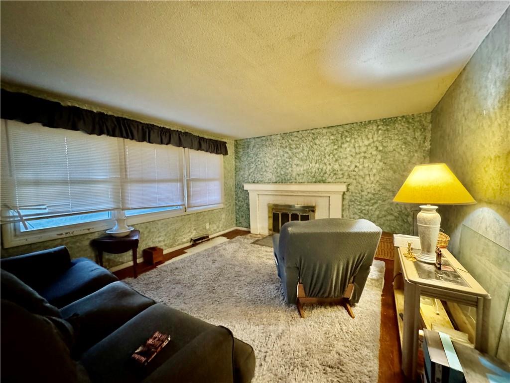 5821 Rosehill Road Property Photo 7