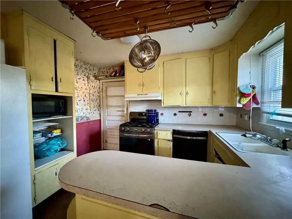 5821 Rosehill Road Property Photo 10