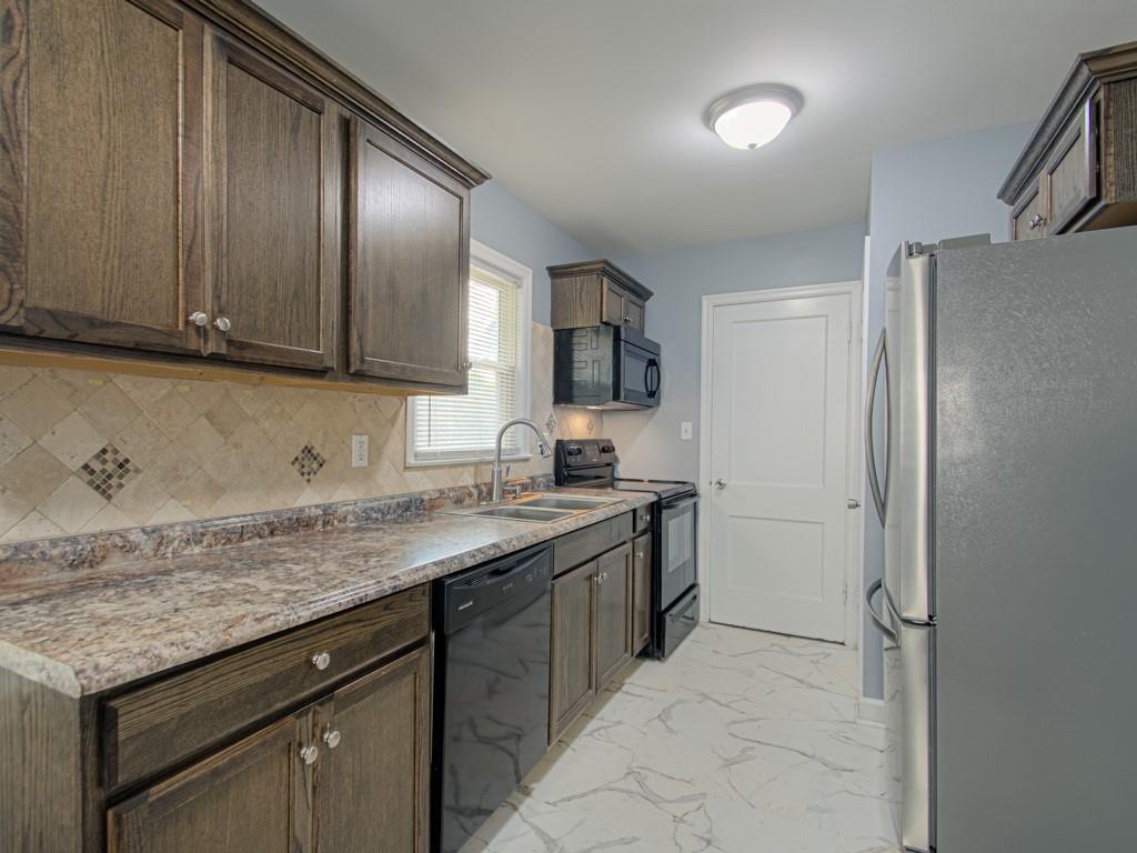 1222 W 26th Street Property Photo 8