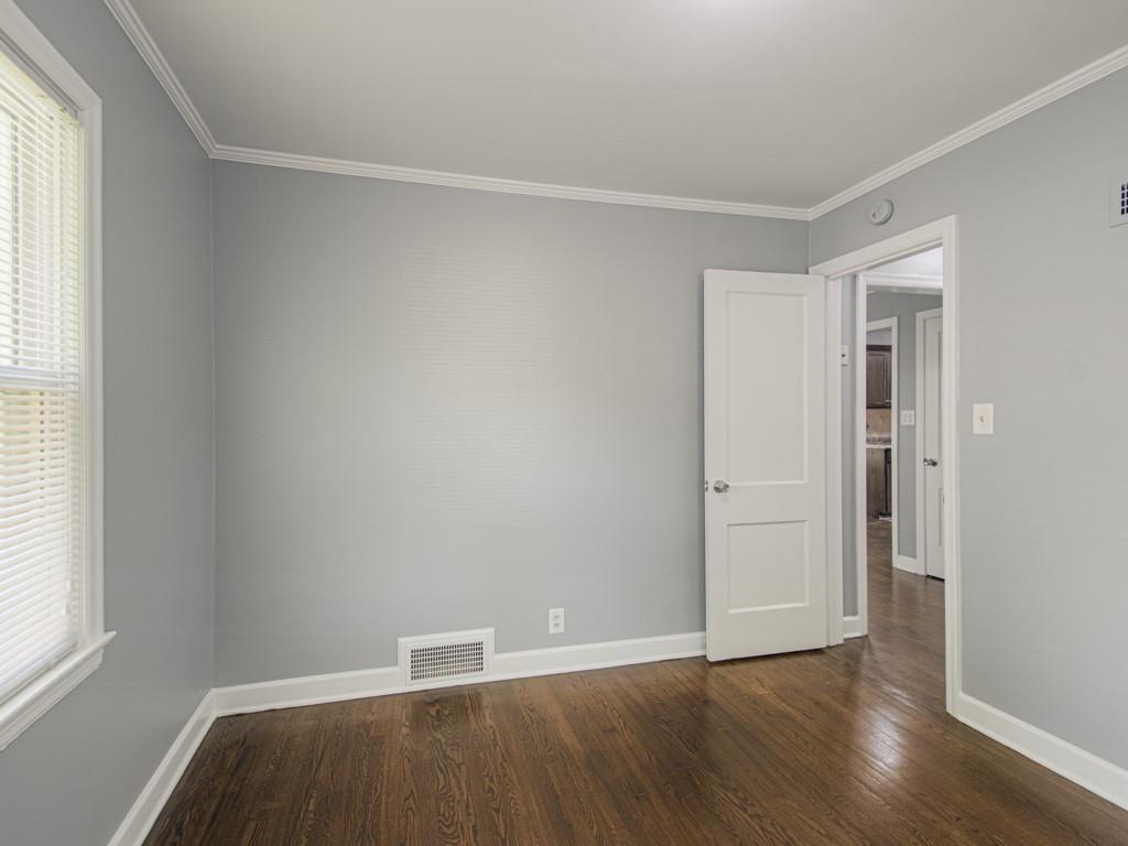 1222 W 26th Street Property Photo 12