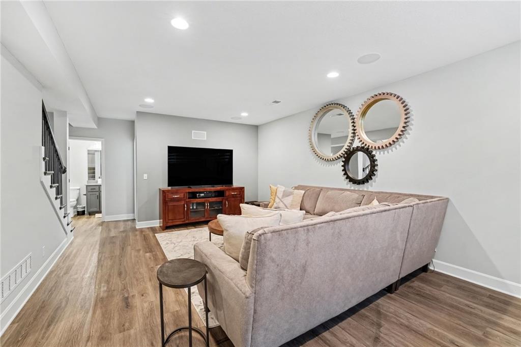 16245 Broadmoor Street Property Photo 19