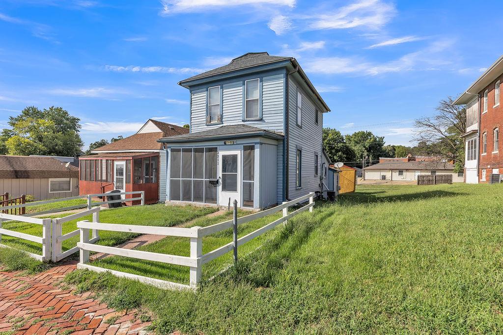 2211 Jones Street Property Photo 1