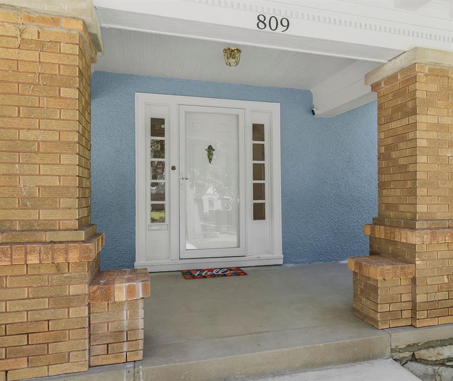 809 W Gregory Boulevard Property Photo 2