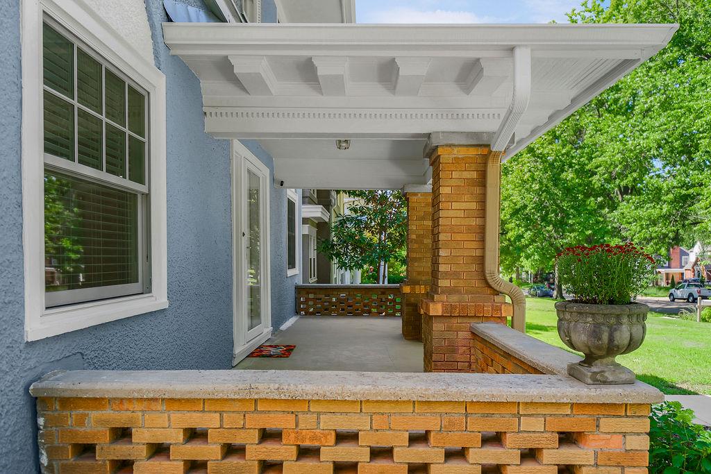 809 W Gregory Boulevard Property Photo 3