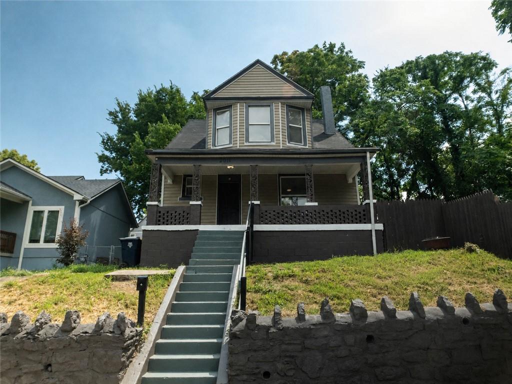 2011 Montgall Avenue Property Photo 1