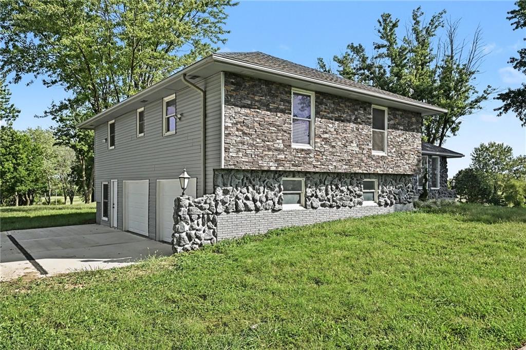 12223 Hills Road Property Photo 3