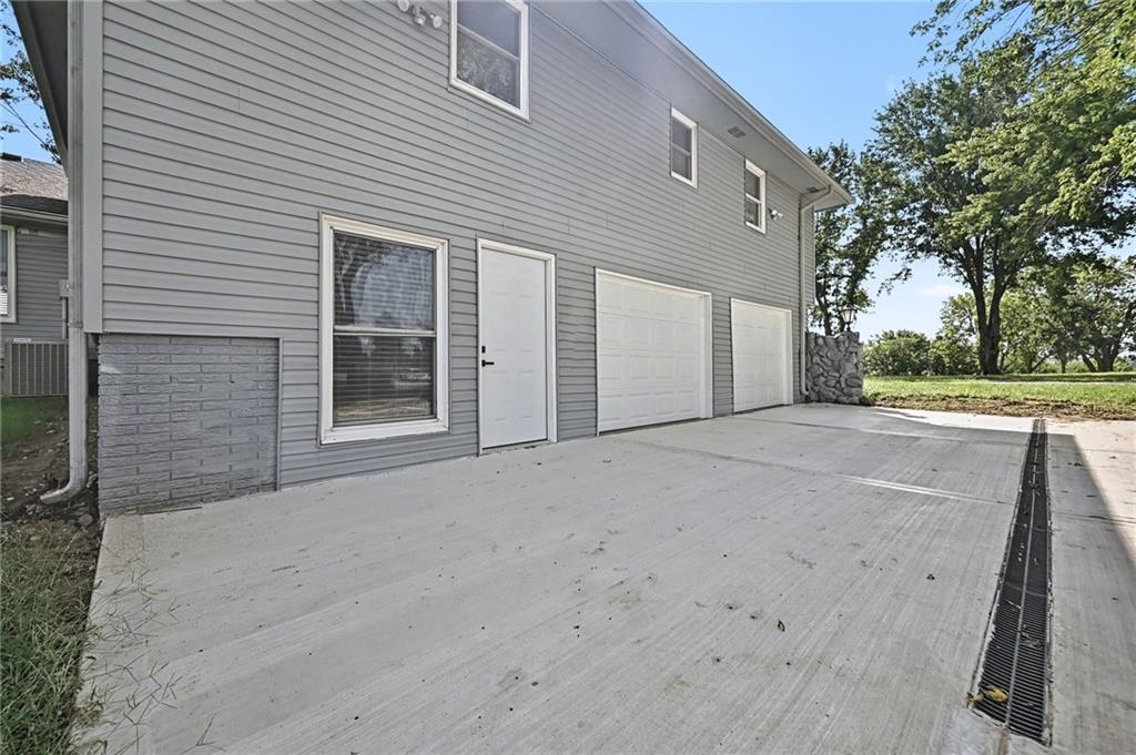 12223 Hills Road Property Photo 33