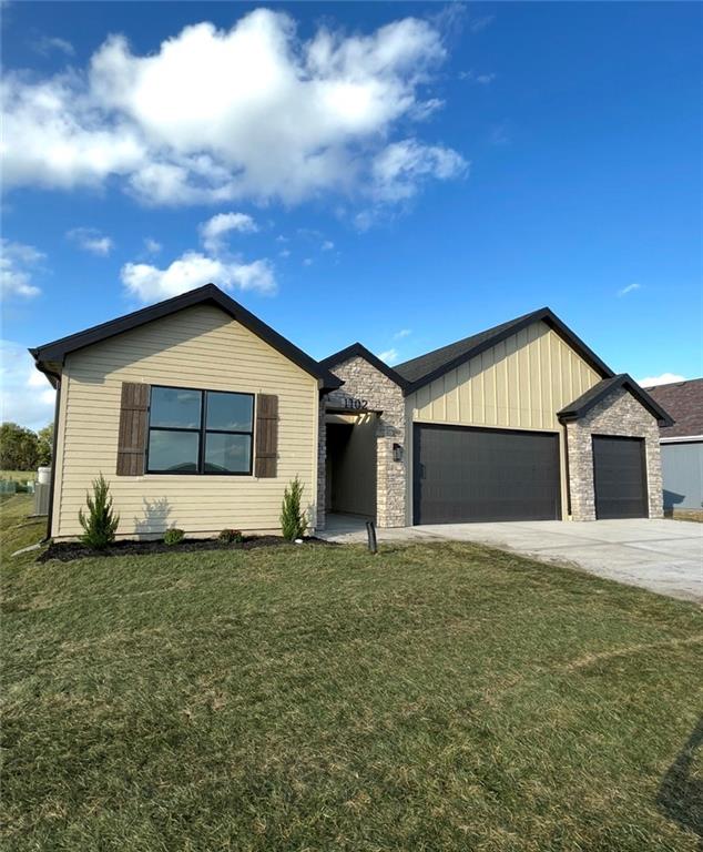 1102 Bluestem Circle Property Photo 1