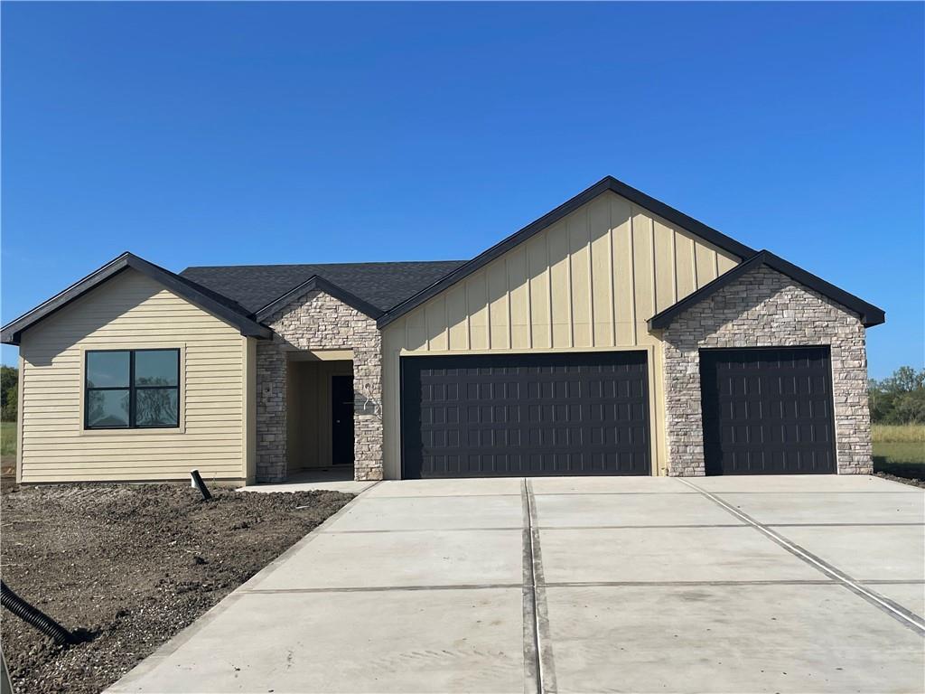 1102 Bluestem Circle Property Photo 2