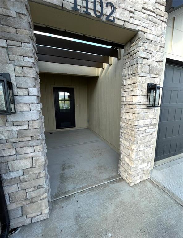1102 Bluestem Circle Property Photo 3