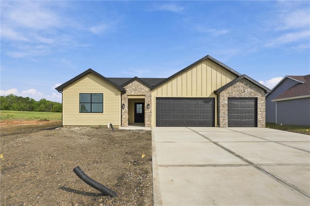 1102 Bluestem Circle Property Photo 5
