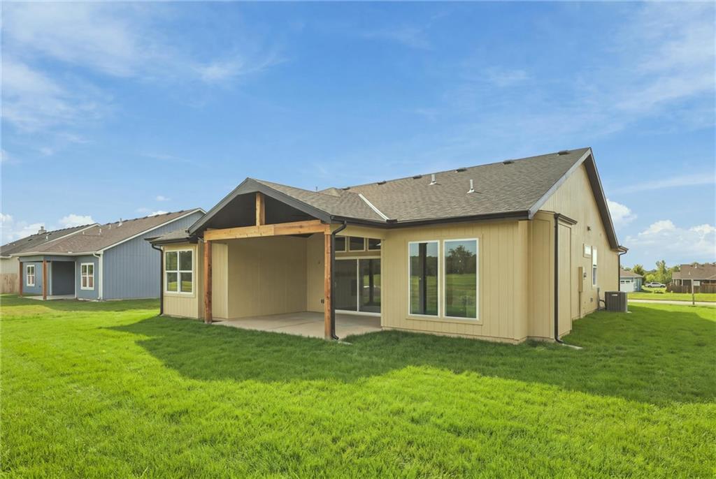 1102 Bluestem Circle Property Photo 6